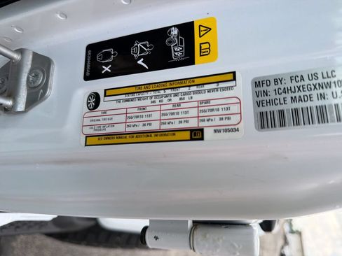 Used 2022 Jeep Wrangler Unlimited Sahara w/ Safety Group AWD/4WD image 27