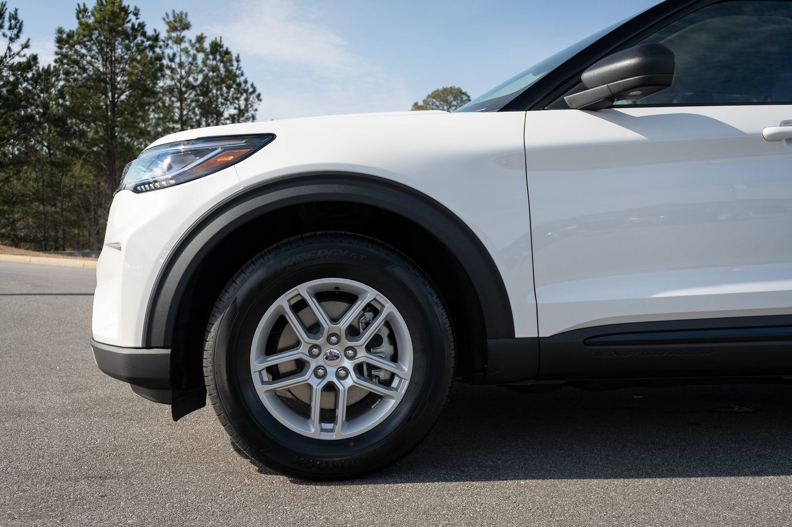 New 2026 Ford Explorer Active RWD image 4