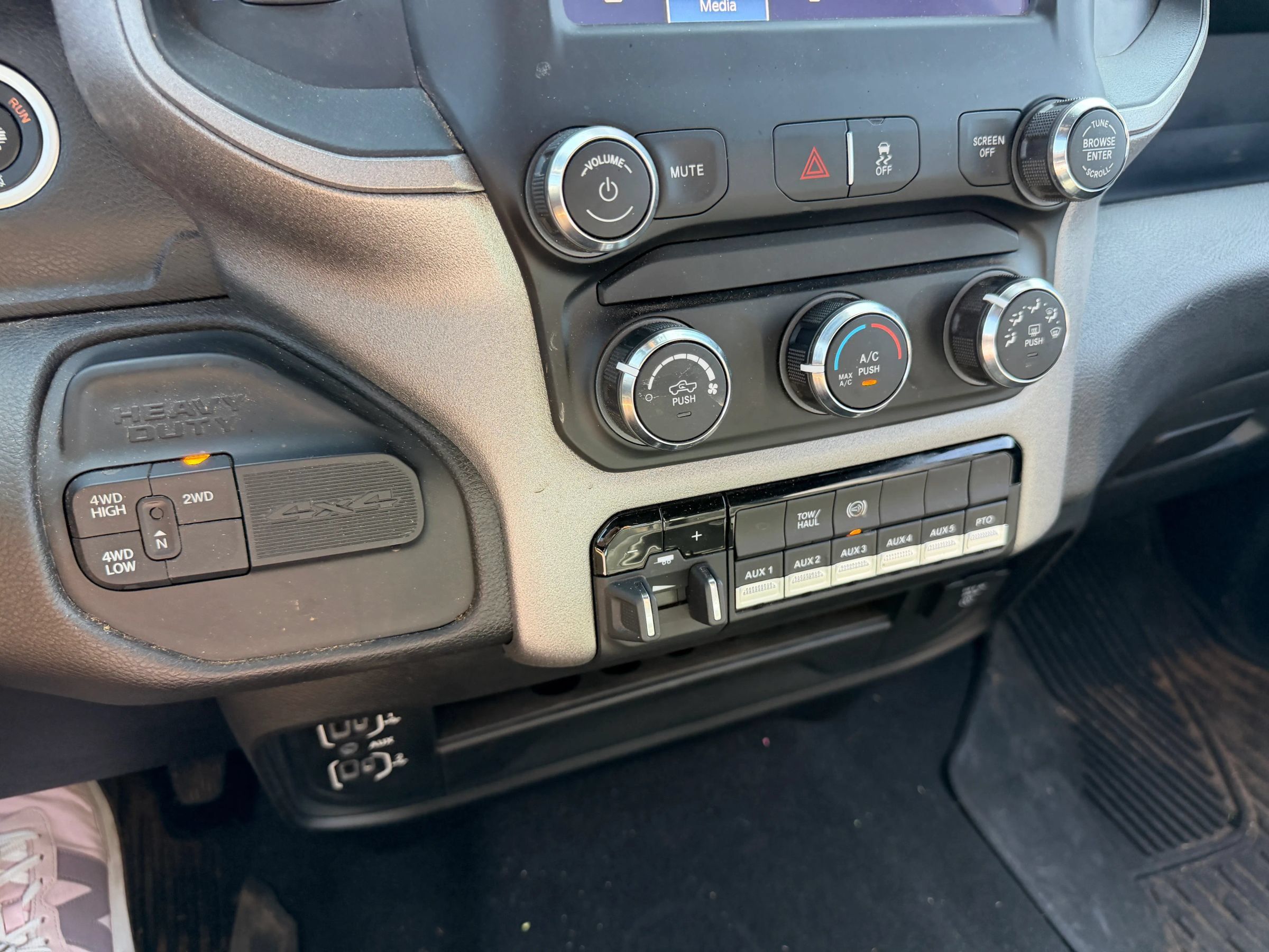 Used 2024 RAM 5500 Tradesman w/ Chrome Appearance Group AWD/4WD image 25