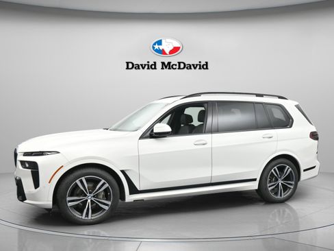 Used 2024 BMW X7 xDrive40i w/ M Sport Package image 2