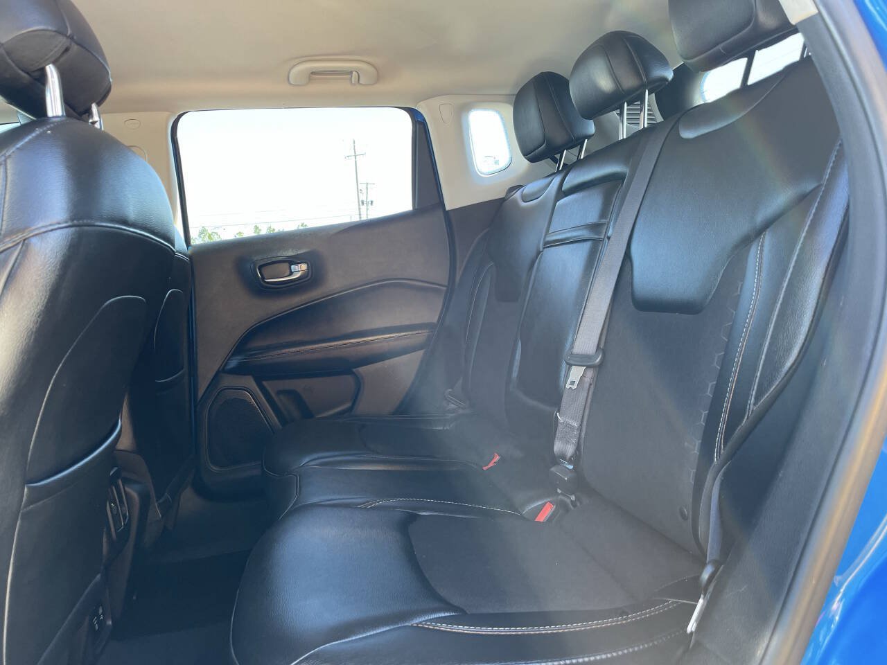 Used 2018 Jeep Compass Latitude w/ Popular Equipment Group AWD/4WD image 10