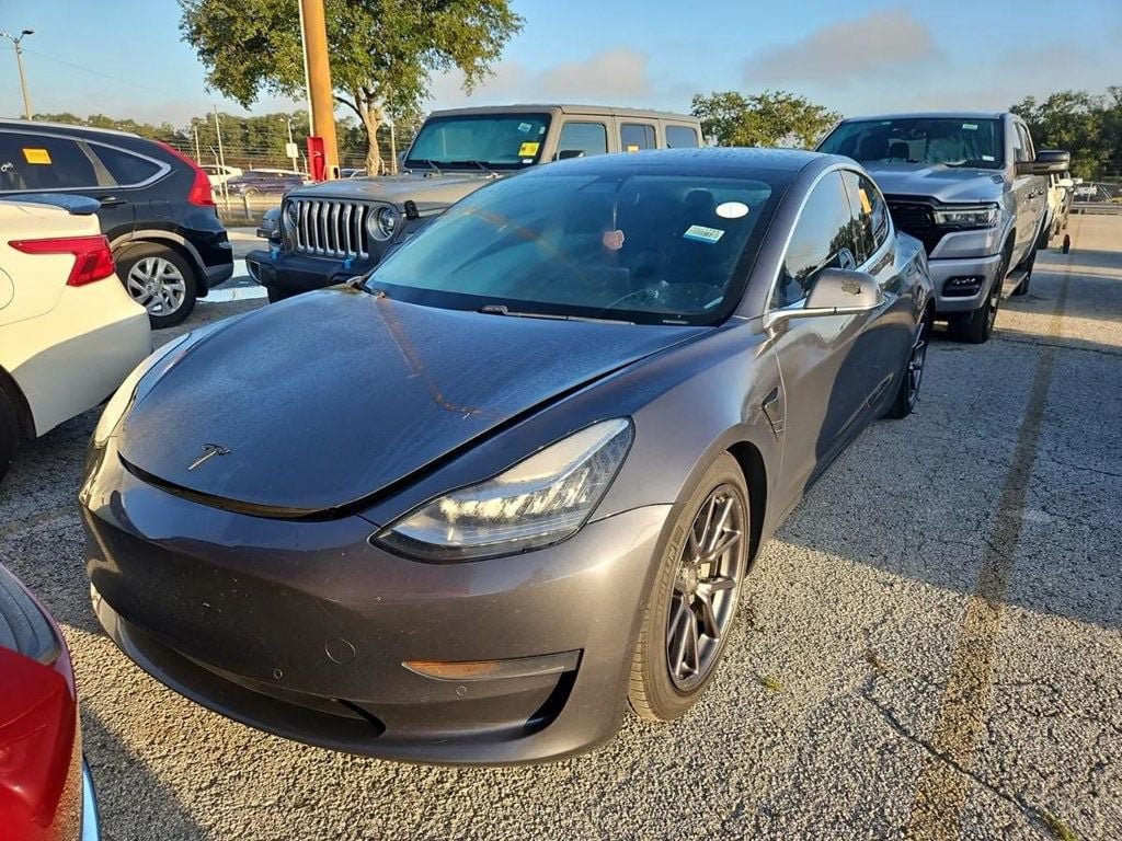 Used 2020 Tesla Model 3 Standard Range Plus RWD image 1