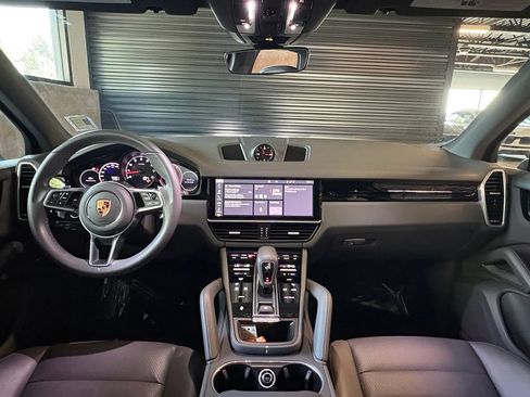Certified 2020 Porsche Cayenne AWD/4WD image 17