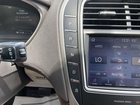 Used 2020 Lincoln Nautilus Reserve w/ Equipment Group 201A FWD image 17