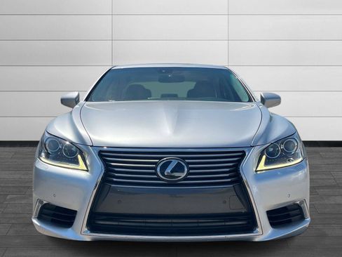 Used 2017 Lexus LS 460 w/ Comfort Package RWD image 8