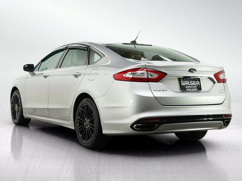 Used 2016 Ford Fusion SE w/ Equipment Group 202A FWD image 3