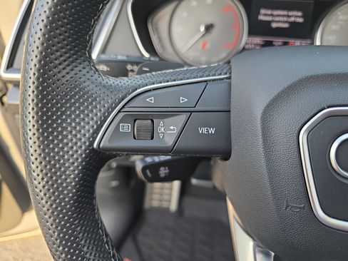 Used 2022 Audi SQ5 Premium image 17