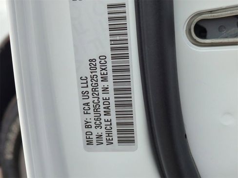 Used 2024 RAM 2500 Tradesman w/ Chrome Appearance Group image 33