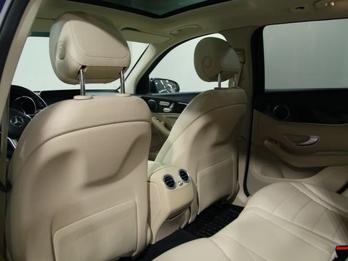 Certified 2021 Mercedes-Benz GLC 300 4MATIC image 28