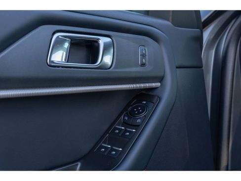 Used 2025 Ford Explorer ST-Line image 21