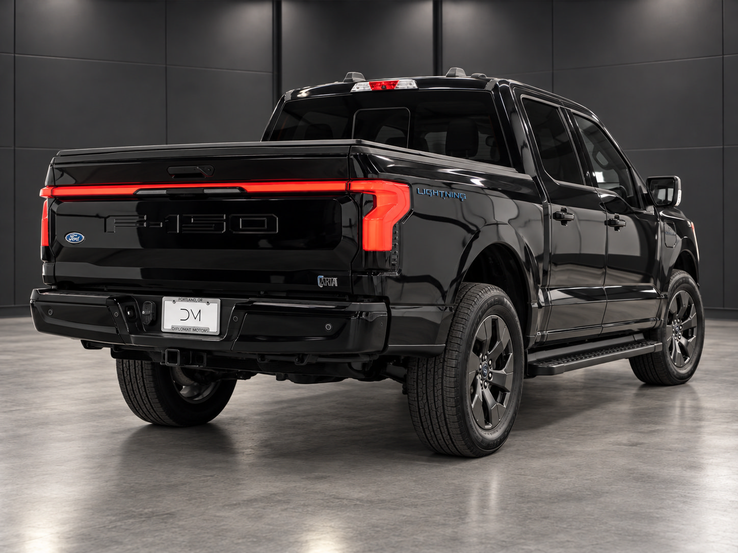 Used 2023 Ford F150 Lightning Lariat AWD/4WD image 6