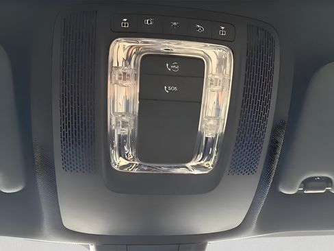 Used 2021 Mercedes-Benz GLB 250 image 26