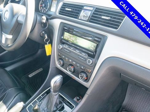 Used 2015 Volkswagen Passat 1.8T Wolfsburg Edition image 39