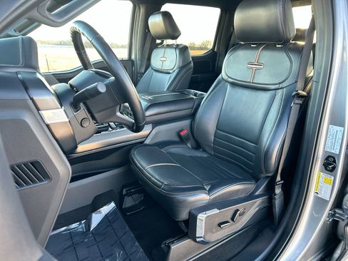 Used 2023 Ford F150 Platinum image 11