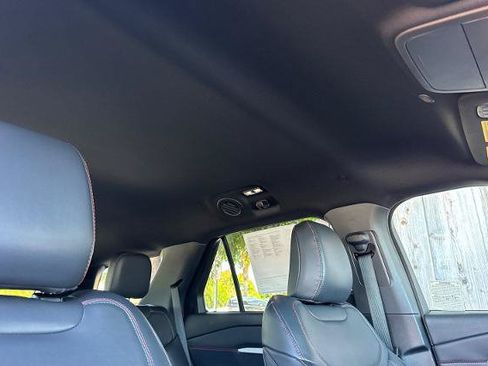 Certified 2025 Ford Explorer ST-Line AWD/4WD image 9