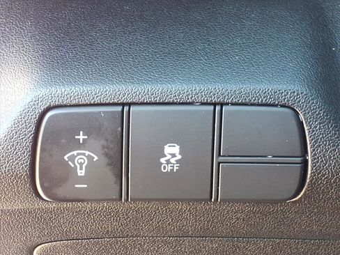 Certified 2025 Hyundai Elantra Sport image 42