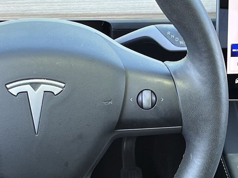 Used 2021 Tesla Model Y Long Range AWD/4WD image 13