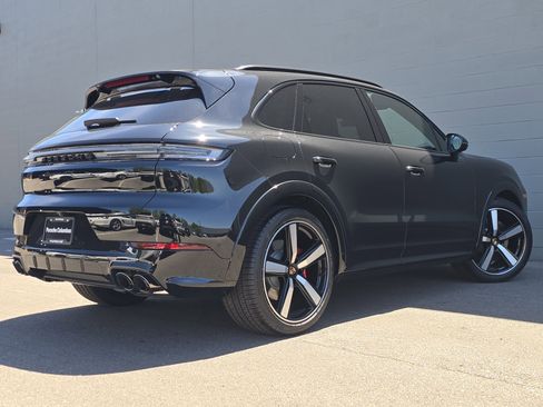 New 2026 Porsche Cayenne GTS AWD/4WD image 9