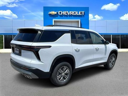New 2026 Chevrolet Traverse LT w/ LPO, Floor Liner Package FWD image 3
