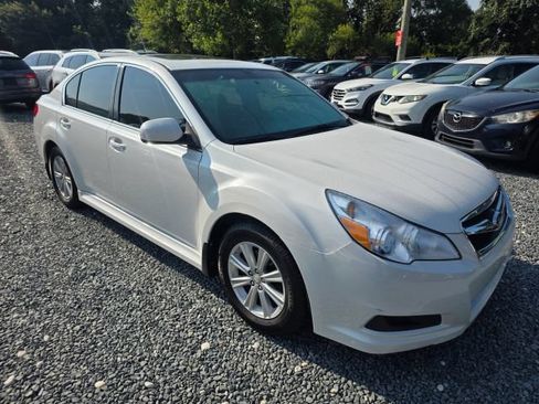 Used 2011 Subaru Legacy 2.5i Premium AWD/4WD image 3