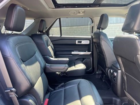 Used 2023 Ford Explorer Limited w/ Limited Technology Package AWD/4WD image 12