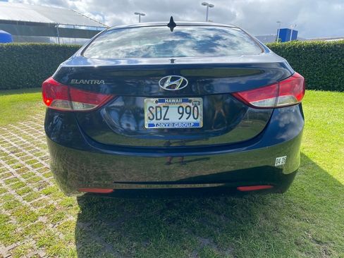 Used 2013 Hyundai Elantra GLS w/ Preferred Pkg image 6