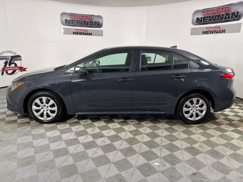 Used 2025 Toyota Corolla LE FWD image 6