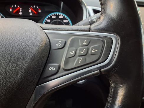 Used 2018 Chevrolet Equinox LT image 17