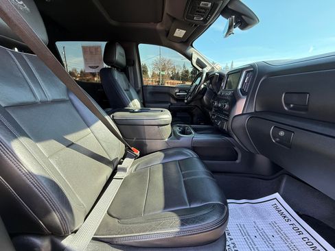 Used 2020 Chevrolet Silverado 1500 High Country w/ Technology Package image 11