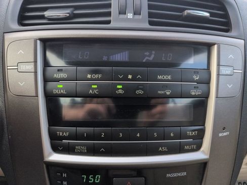 Used 2010 Lexus IS 250C RWD image 19