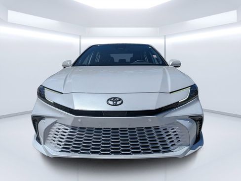 Used 2025 Toyota Camry XSE w/ Premium Plus Package FWD image 8
