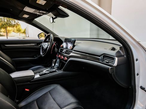 Used 2022 Honda Accord Sport image 13