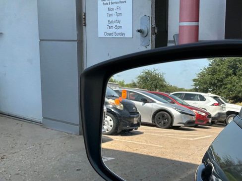 Used 2025 Nissan Versa SV FWD image 19