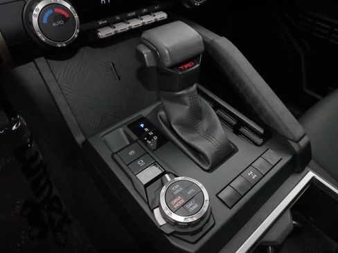 Used 2024 Toyota Tacoma TRD Off-Road image 25