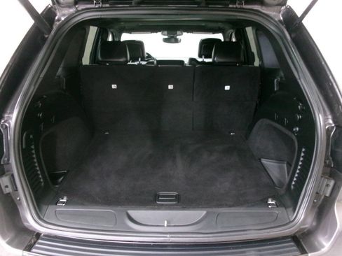 Used 2018 Jeep Grand Cherokee Altitude image 36