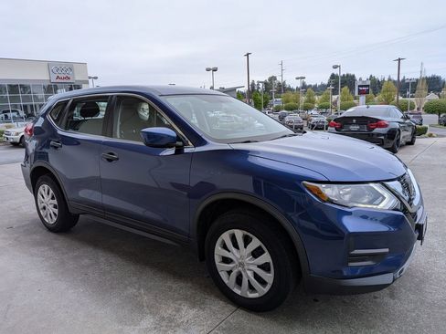 Used 2018 Nissan Rogue S AWD/4WD image 7