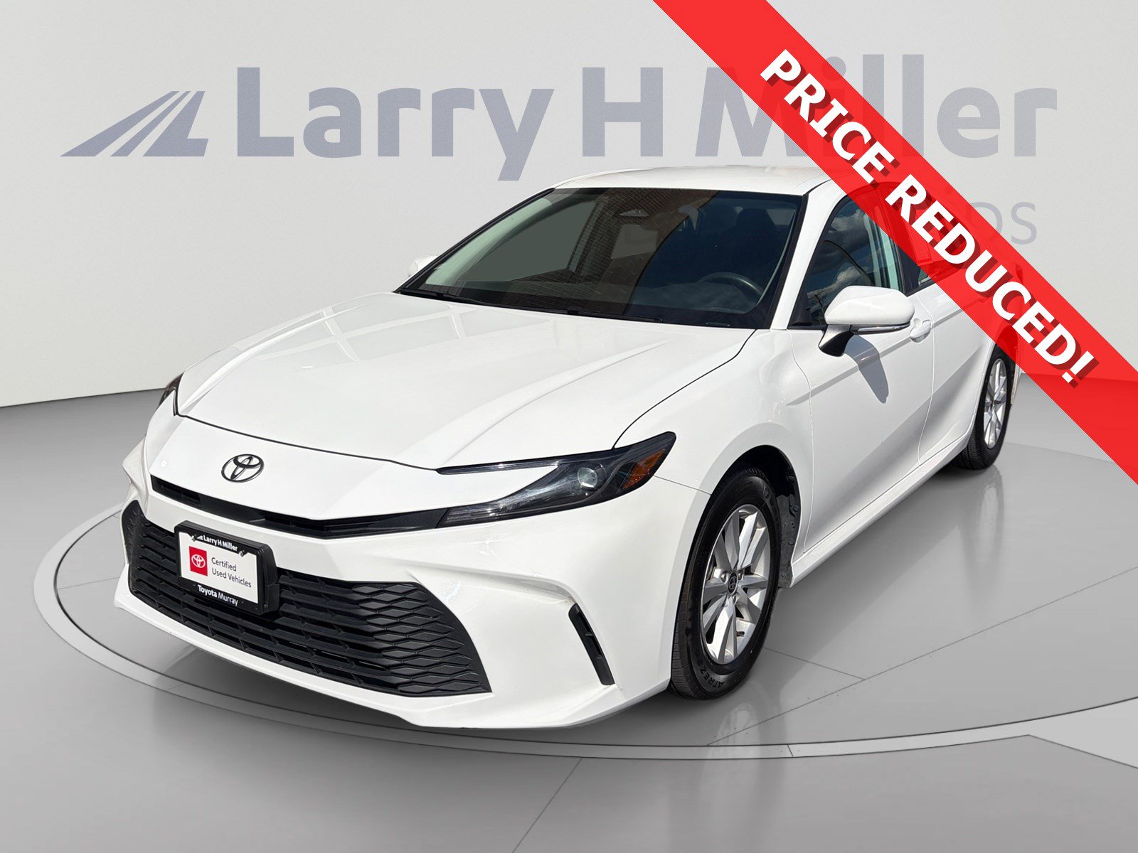 Used 2025 Toyota Camry LE FWD image 1