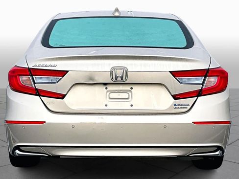 Used 2020 Honda Accord Touring image 4