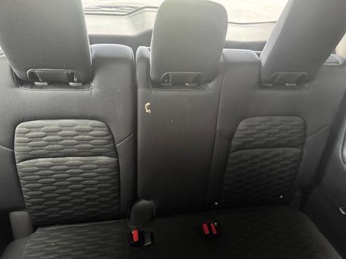 Used 2022 Nissan Pathfinder SV image 4