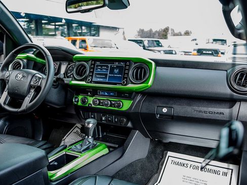 Used 2023 Toyota Tacoma TRD Off-Road image 34