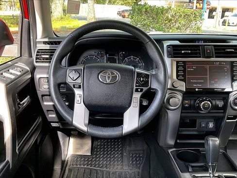 Used 2022 Toyota 4Runner SR5 image 8
