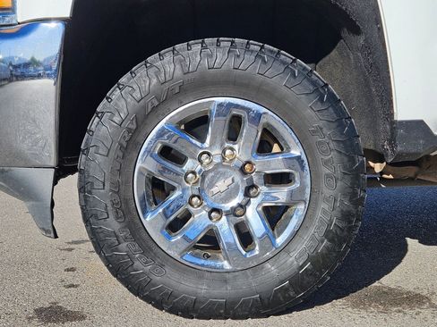 Used 2018 Chevrolet Silverado 3500 LT w/ LT Convenience Package AWD/4WD image 11