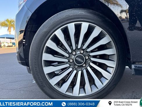 Used 2021 Lincoln Navigator Reserve image 12