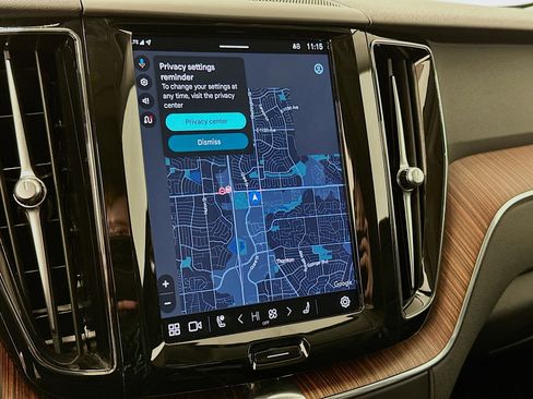 Used 2024 Volvo XC60 B5 Plus image 22