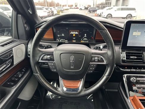 Used 2019 Lincoln Navigator L Reserve image 14