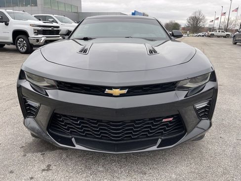 Used 2017 Chevrolet Camaro SS image 2