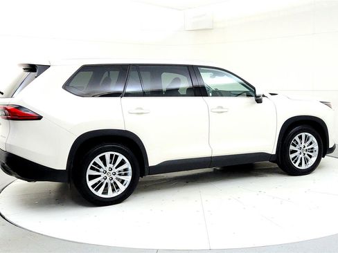 Used 2024 Toyota Grand Highlander Platinum AWD/4WD image 6