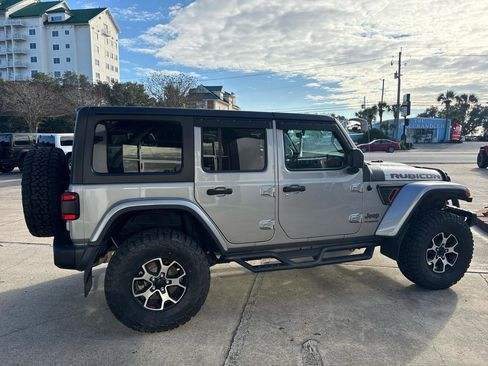 Used 2021 Jeep Wrangler Unlimited Rubicon AWD/4WD image 5