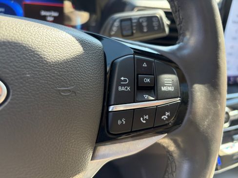 Used 2023 Ford Explorer Platinum w/ Technology Package AWD/4WD image 15