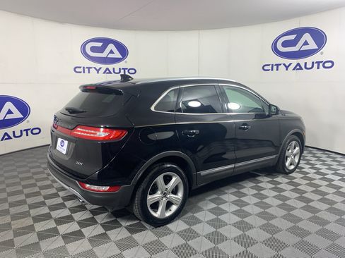 Used 2017 Lincoln MKC Premiere FWD image 3